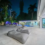 Luxury Villa Azure With Heated Pool 20 Minutes To Beach