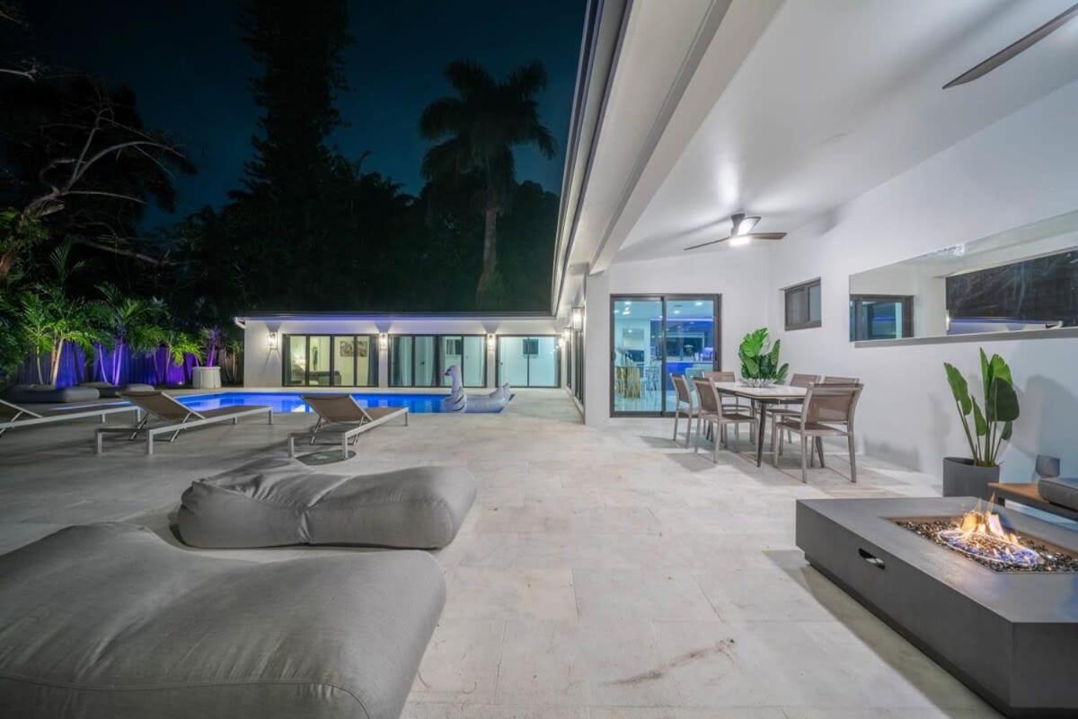 Luxury Azure With Heated Pool 20 Minutes To Holiday home Miami