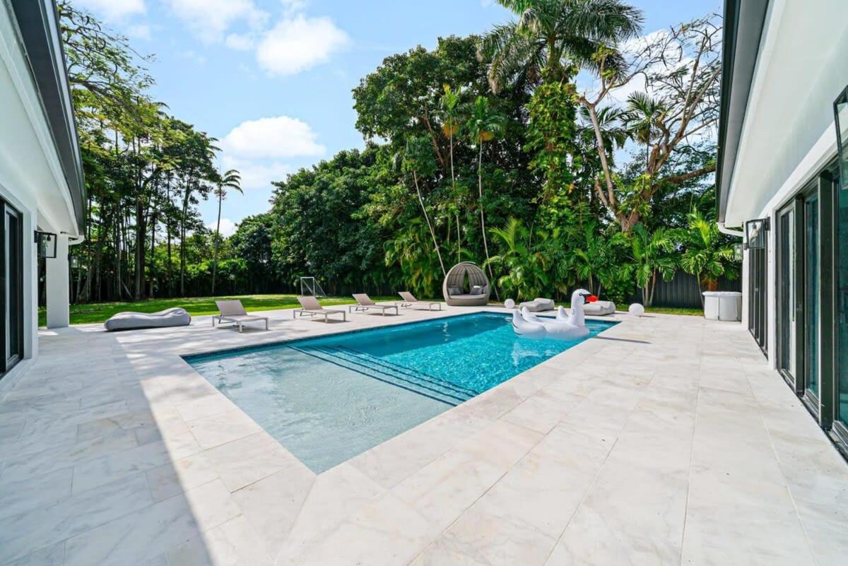 Holiday home Luxury Azure With Heated Pool 20 Minutes To